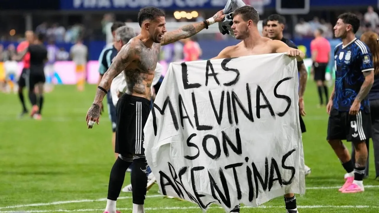White House defends Argentina team over Falklands banner