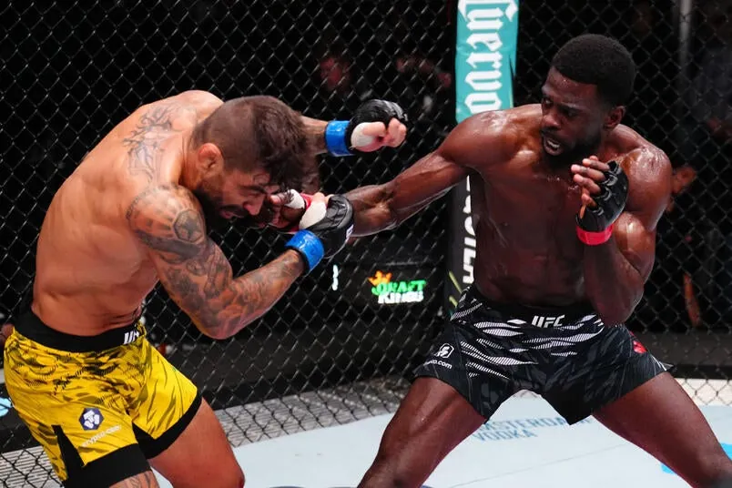 Chidi Njokuani punches Elizeu Zaleski dos Santos in a welterweight fight during the UFC Fight Night event at UFC APEX on March 15, 2025 in Las Vegas, Nevada. (Photo by Chris Unger/Zuffa LLC)